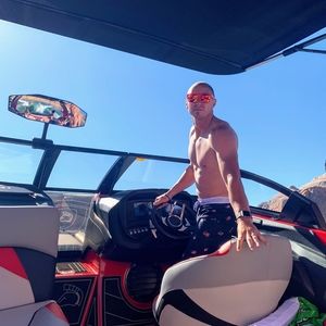 Meet your Posher, Thayne